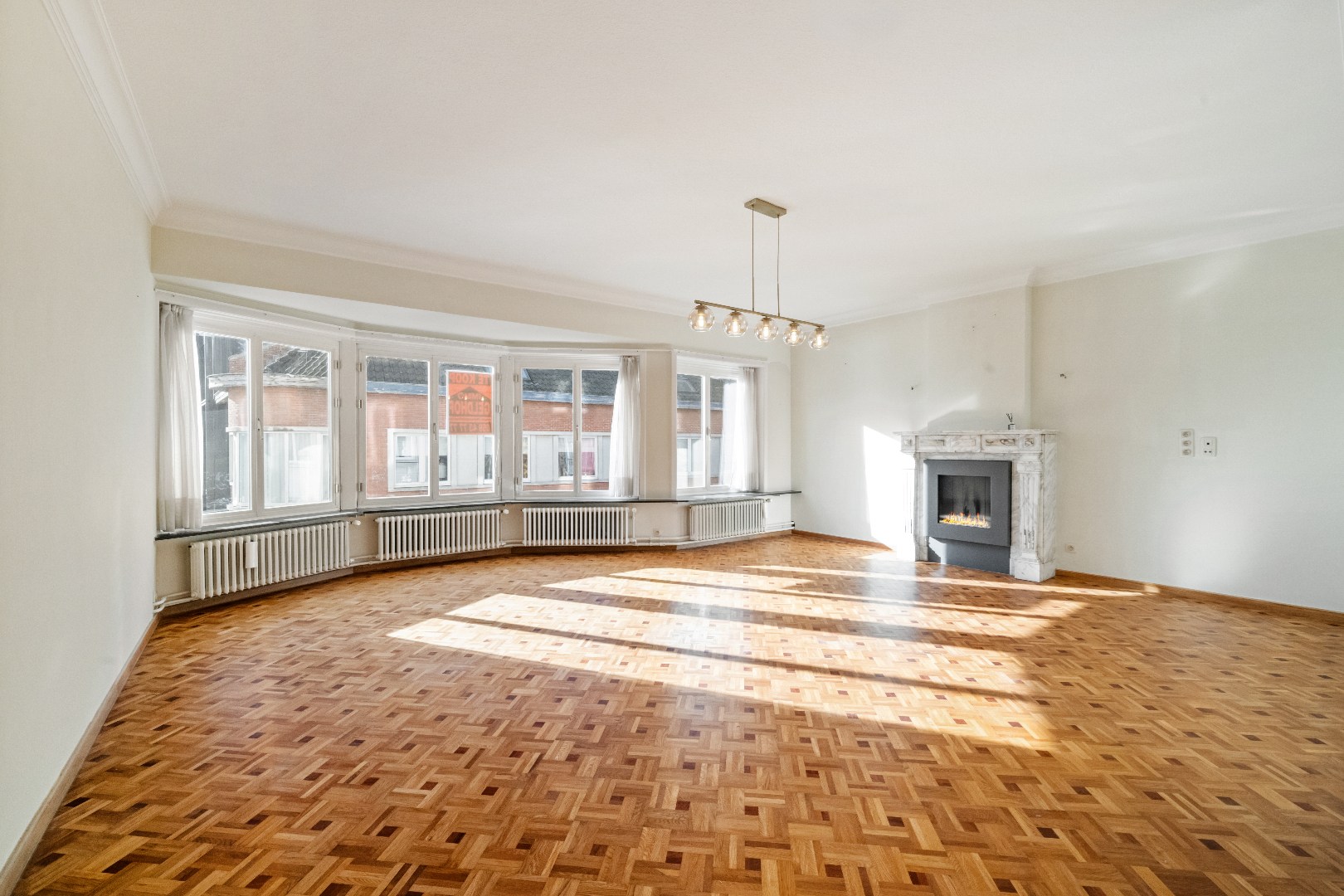 Estate main image