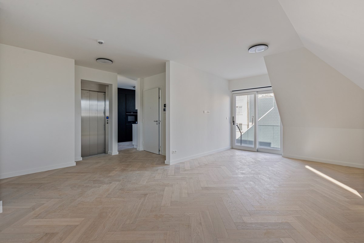 Estate main image