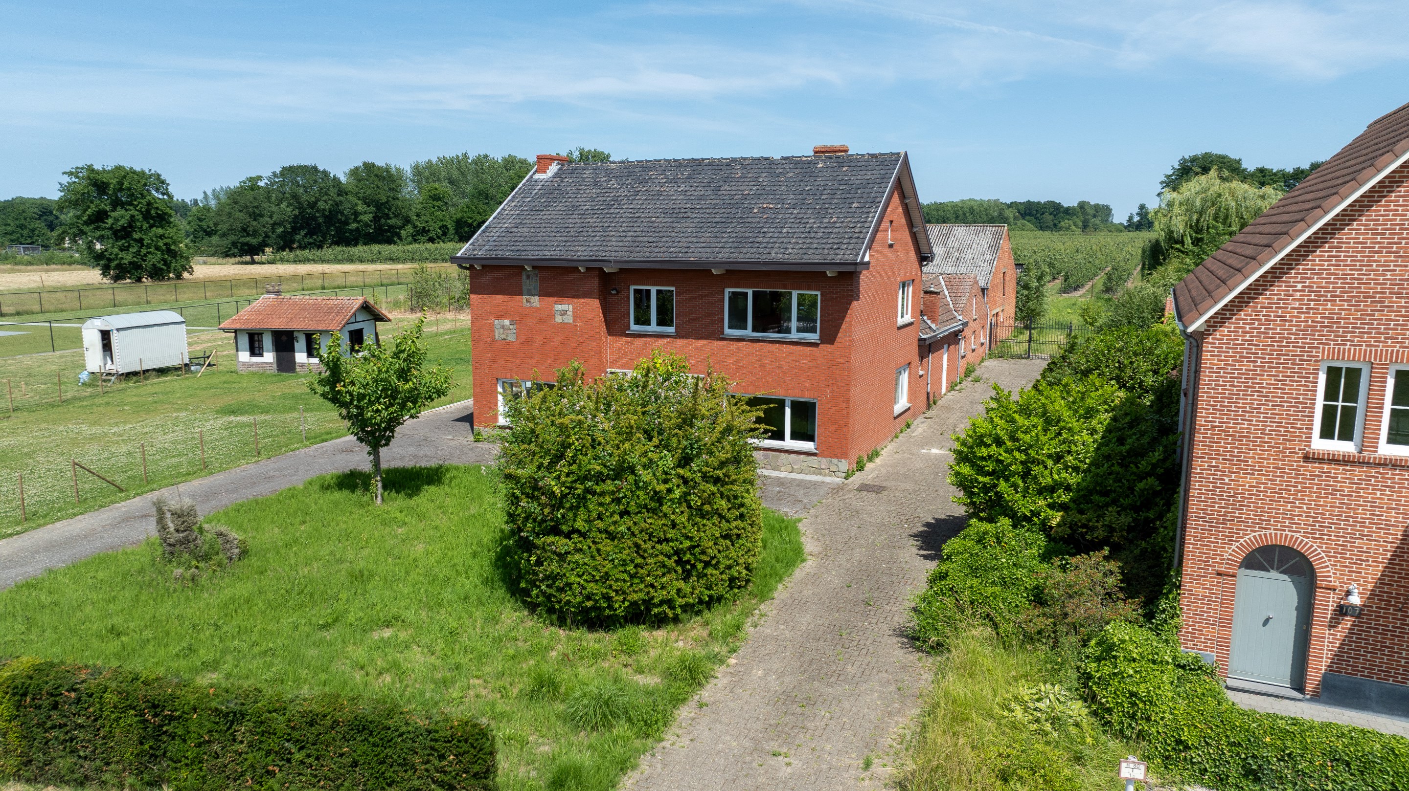 8505429